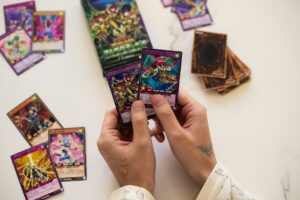 【2026年最新】遊戯王のデッキの作り方を初心者向けに完全解説！構築のコツ・組み方の手順・おすすめテーマまで